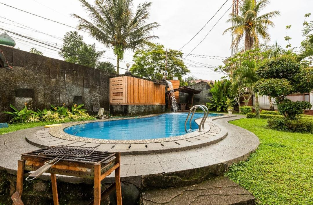 Villa Anjung Balak Cisarua Luaran gambar