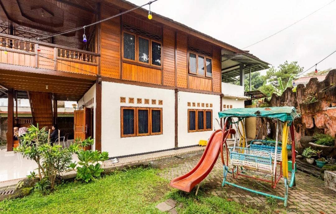 Villa Anjung Balak Cisarua Luaran gambar